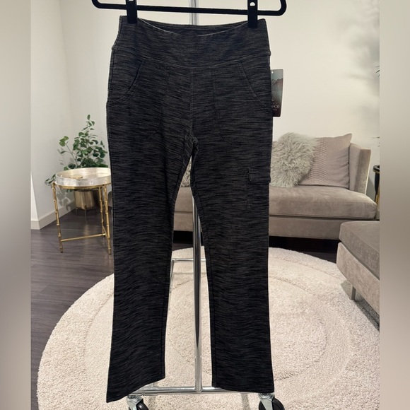 Balance Collection Outdoor Black Grey Flare Pants Size Small NWT - Picture 1 of 12